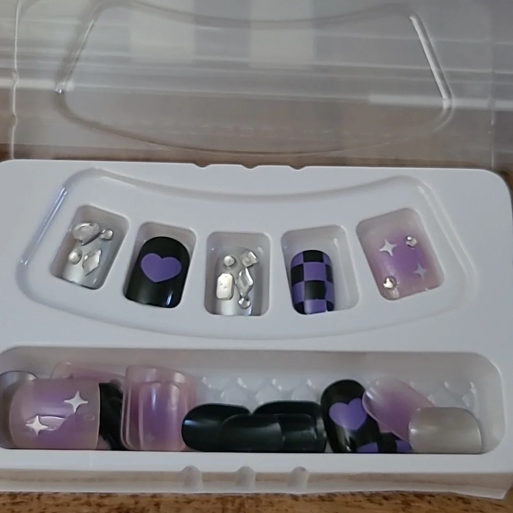 2/$16 3D Rhinestone Hearts Checkerboard Press On Nails